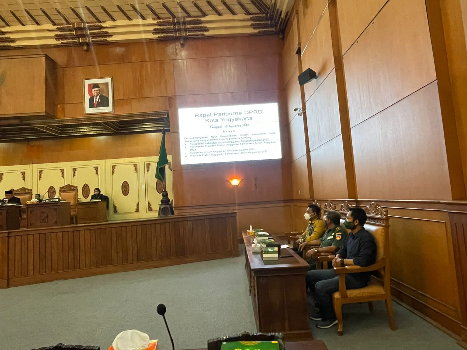 Panitera Muda Hukum Menghadiri Rapat Paripurna DPRD Kota Yogyakarta