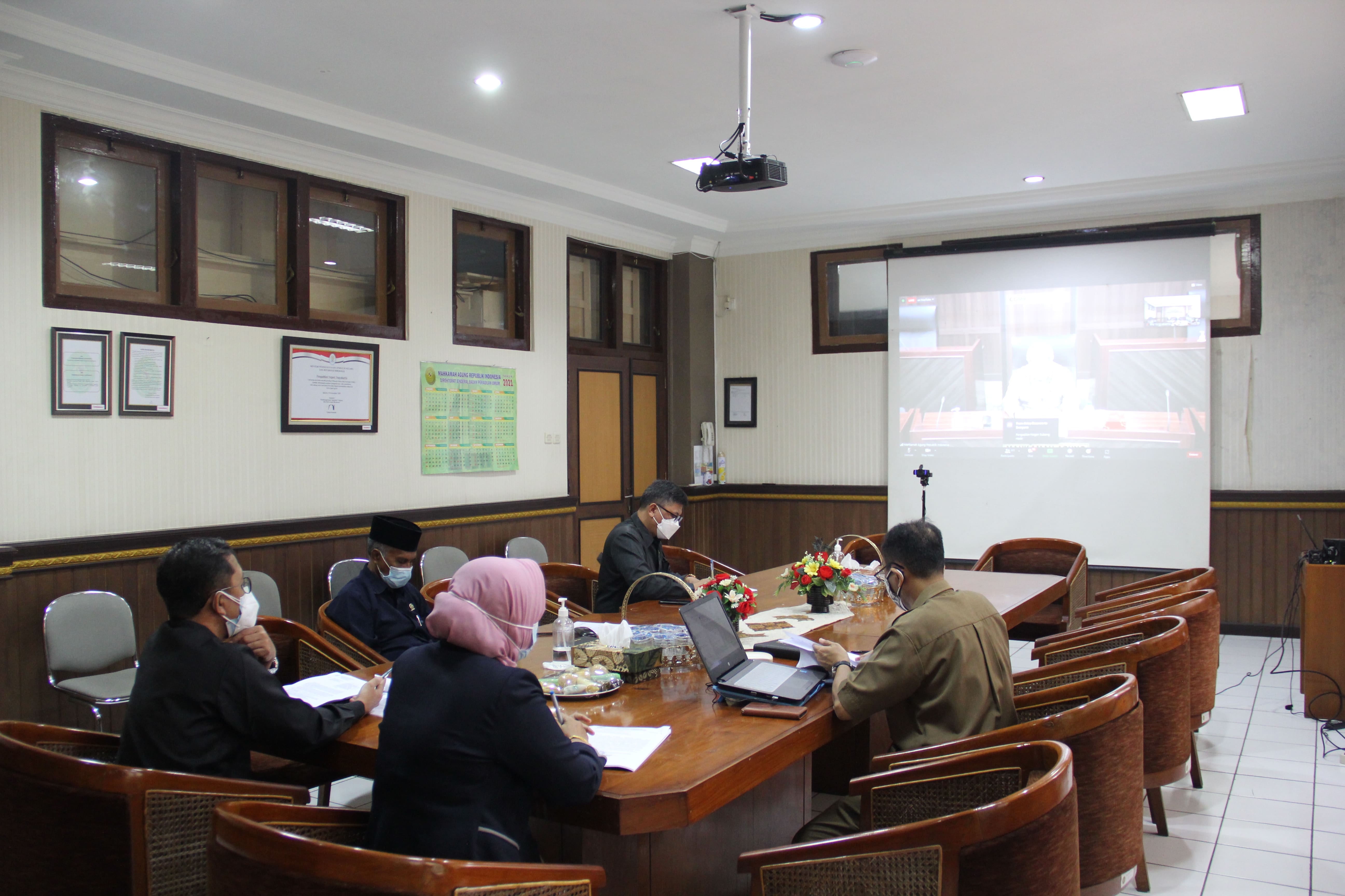 Kupas Tuntas Seputar Isolasi Mandiri Bersama Pengurus Pusat Ikatan Hakim Indonesia