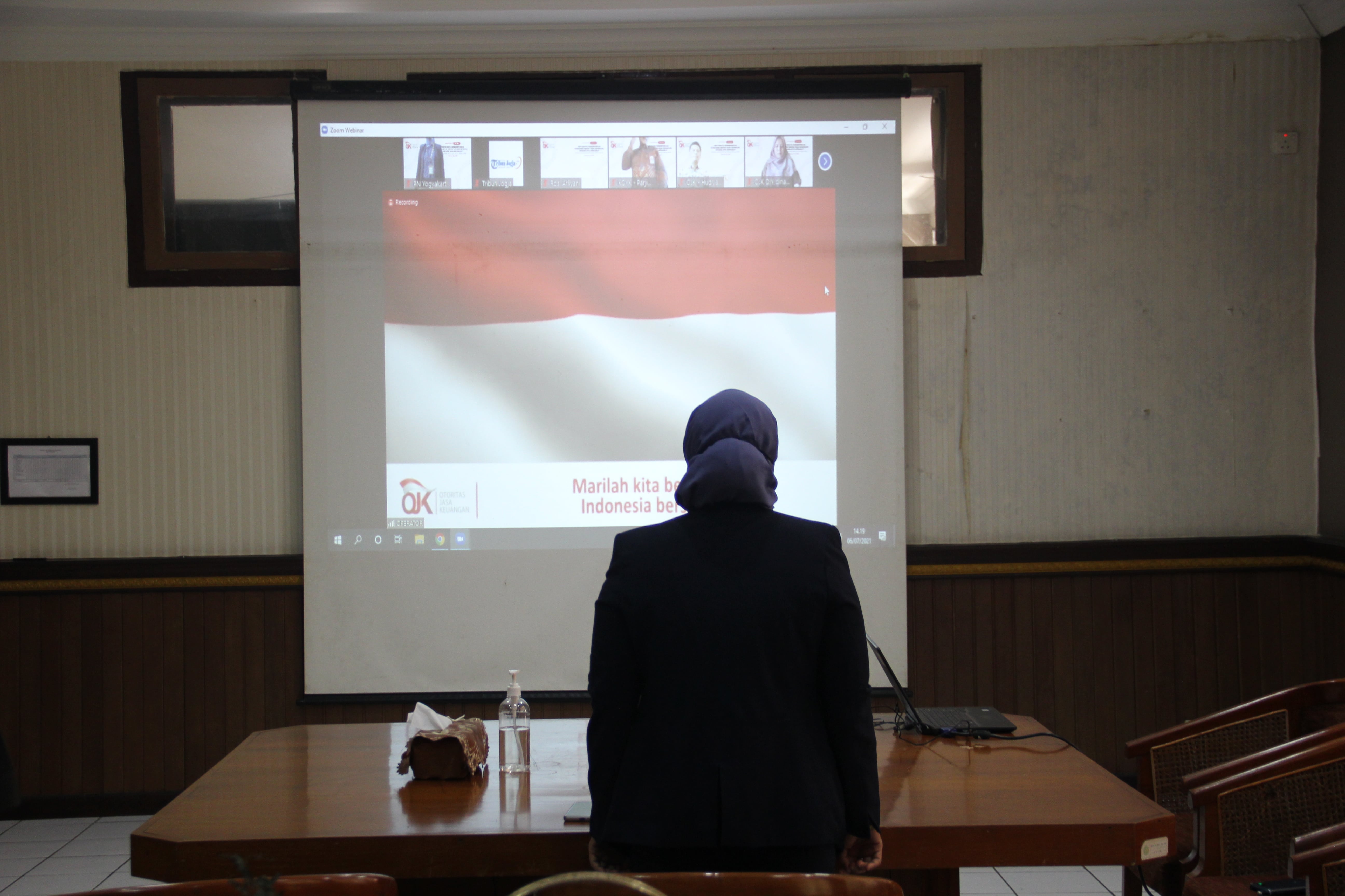 Ketua Pengadilan Negeri Yogyakarta Mengikuti Sosialisasi Perlindungan Konsumen serta Peran dan Manfaat LAPS SJK dan Mekanisme Penyelesaian Sengketa Melalui LAPS SJK