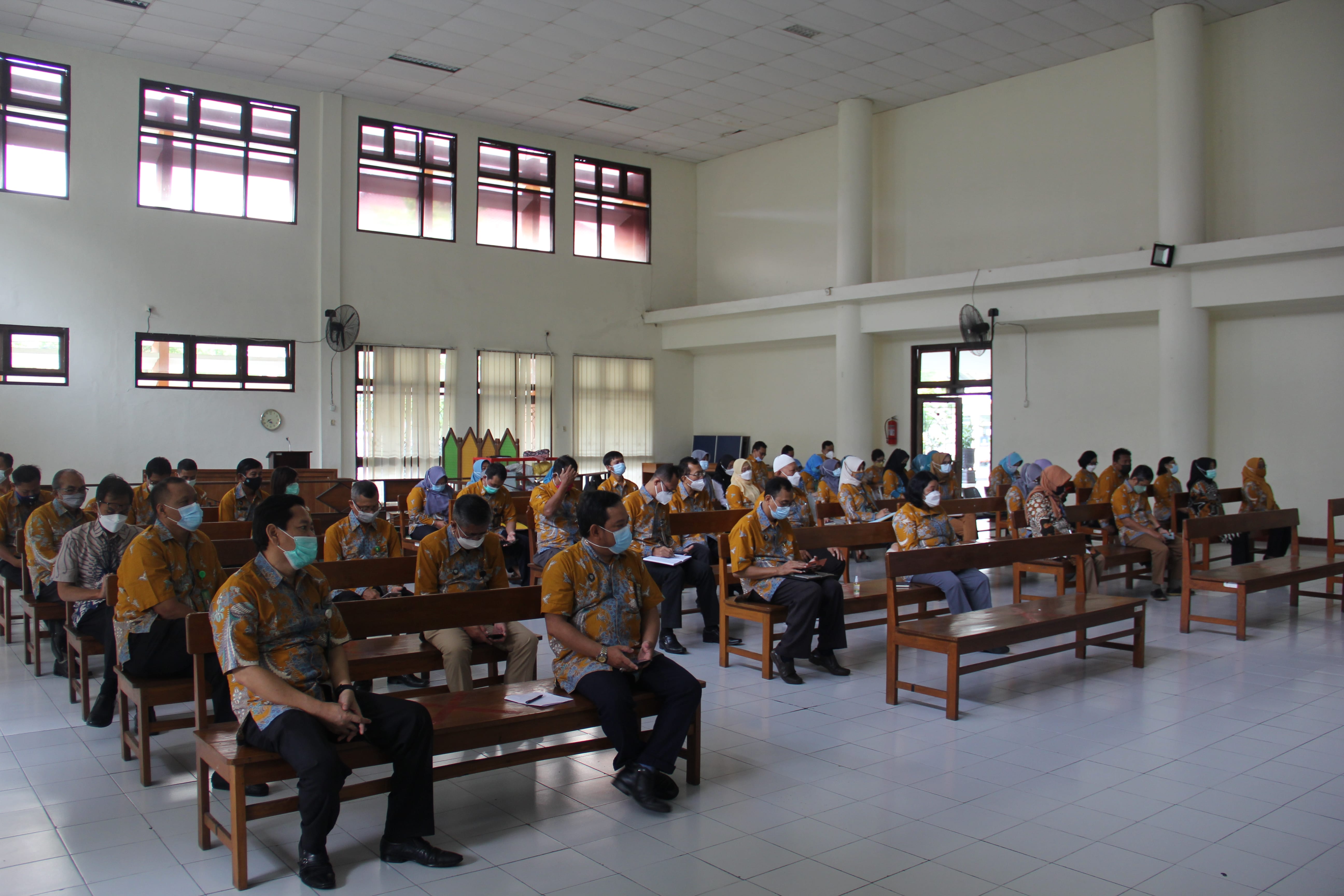 Rapat Kinerja dan Pembinaan Bulan Oktober 2021 serta Sosialisasi PERMA No. 3 Tahun 2021 dan Sosialisasi Eksplorasi Pelanggaran KEPPH  di Komisi Yudisial