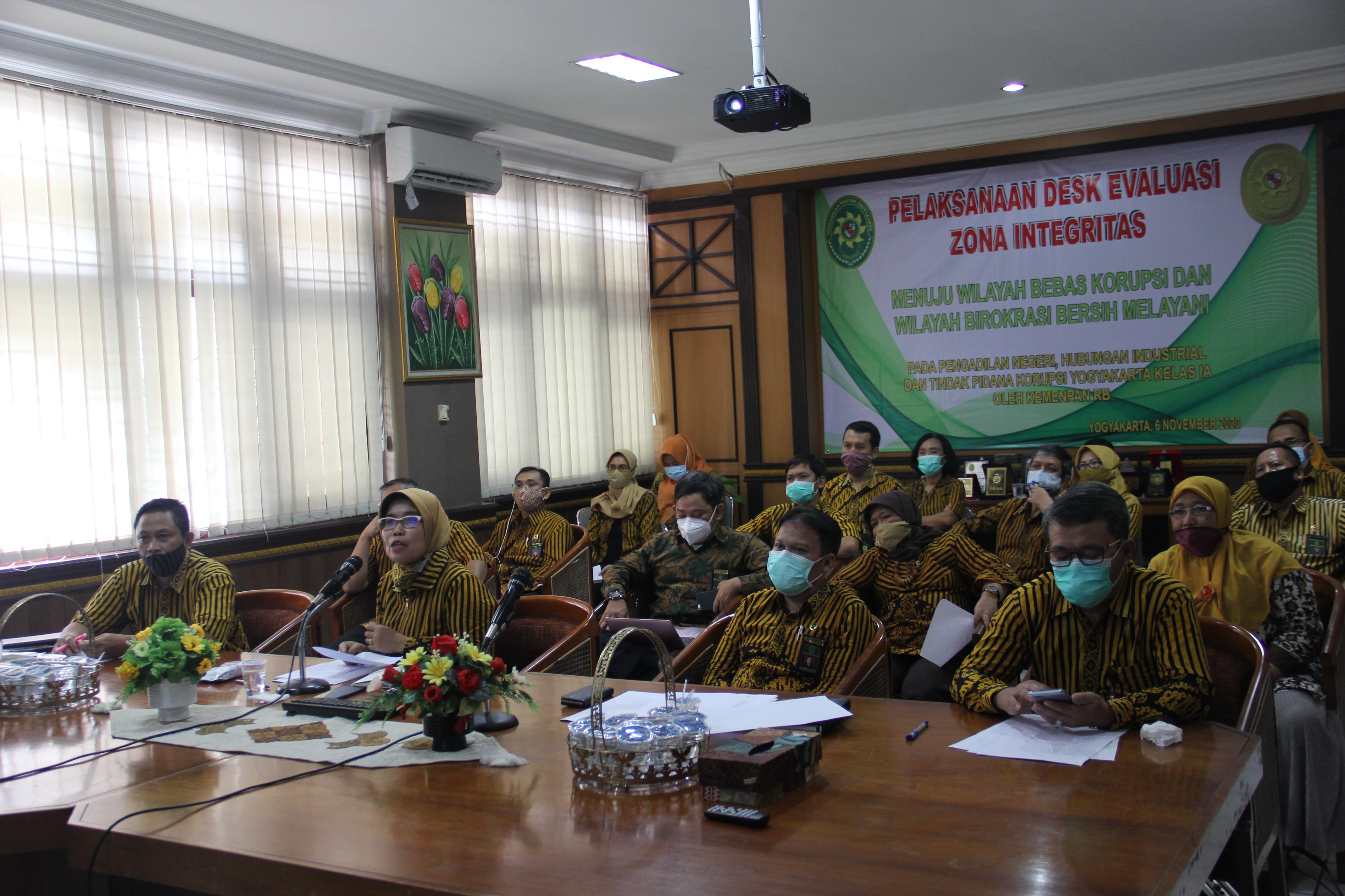 Pelaksanaan Desk Evaluasi Zona Integritas Menuju Wilayah Birokrasi Bersih Melayani Pada Pengadilan Negeri Yogyakarta oleh KEMENPAN RB