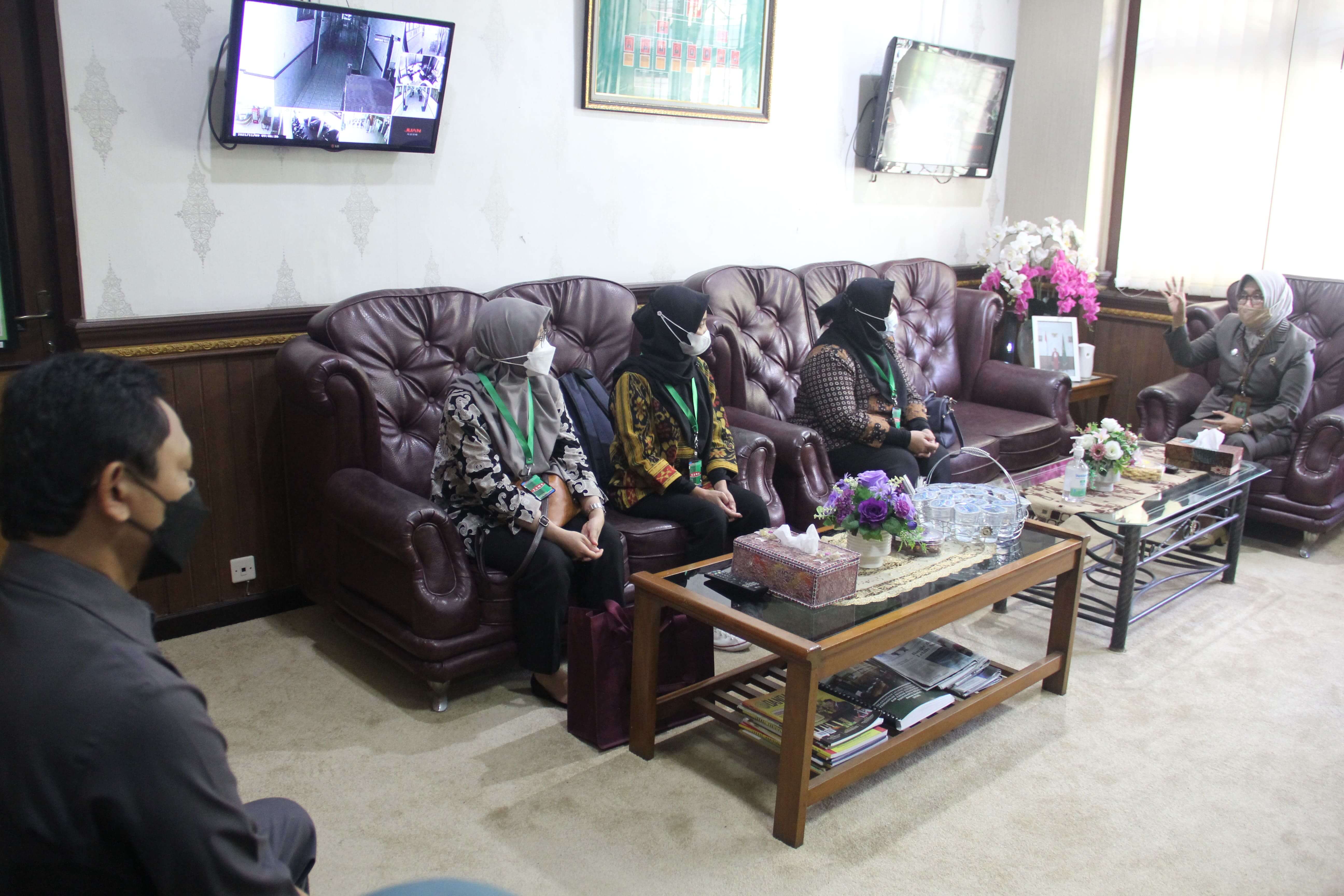Kunjungan Kerja Tim Pustakawan Badan Urusan Administrasi Mahmakah Agung RI