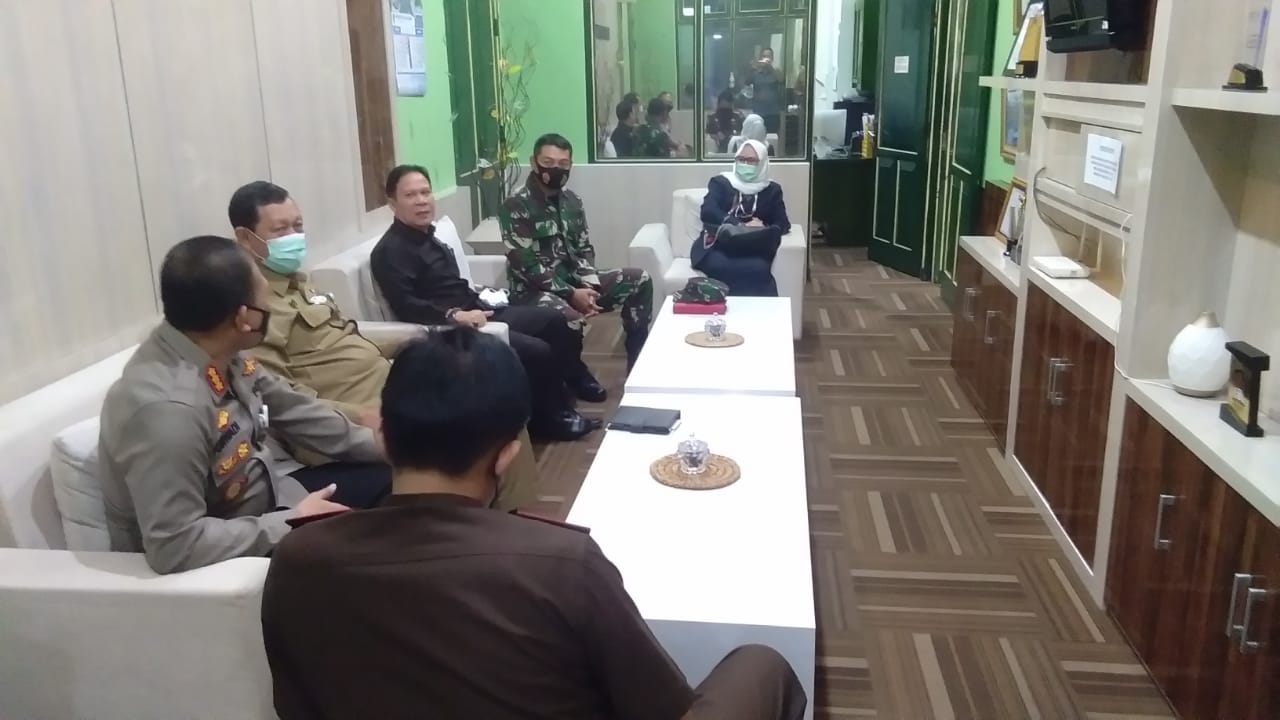 Wakil Ketua Pengadilan Negeri Yogyakarta Mengikuti Rapat Koordinasi Penegakan Disiplin Protokol Kesehatan Covid-19