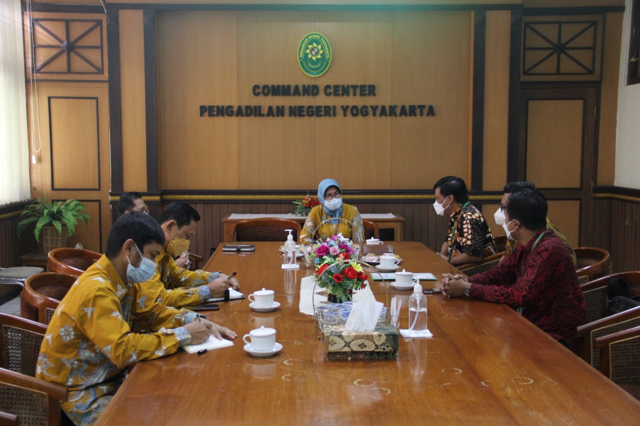 Kunjungan Audiensi Fakultas Hukum Univeristas Gadjah Mada Kunjungan Audiensi Fakultas Hukum Univeristas Gadjah Mada