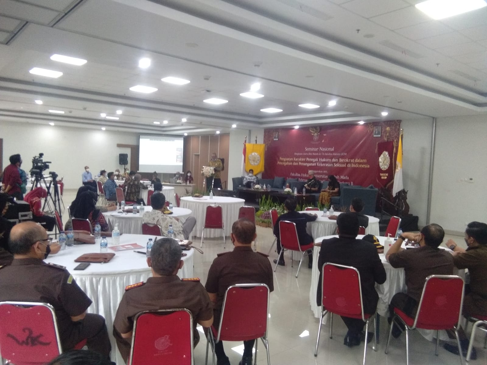 Wakil Ketua Pengadilan Negeri Yogyakarta Mengikuti Seminar Nasional Fakultas Hukum UGM