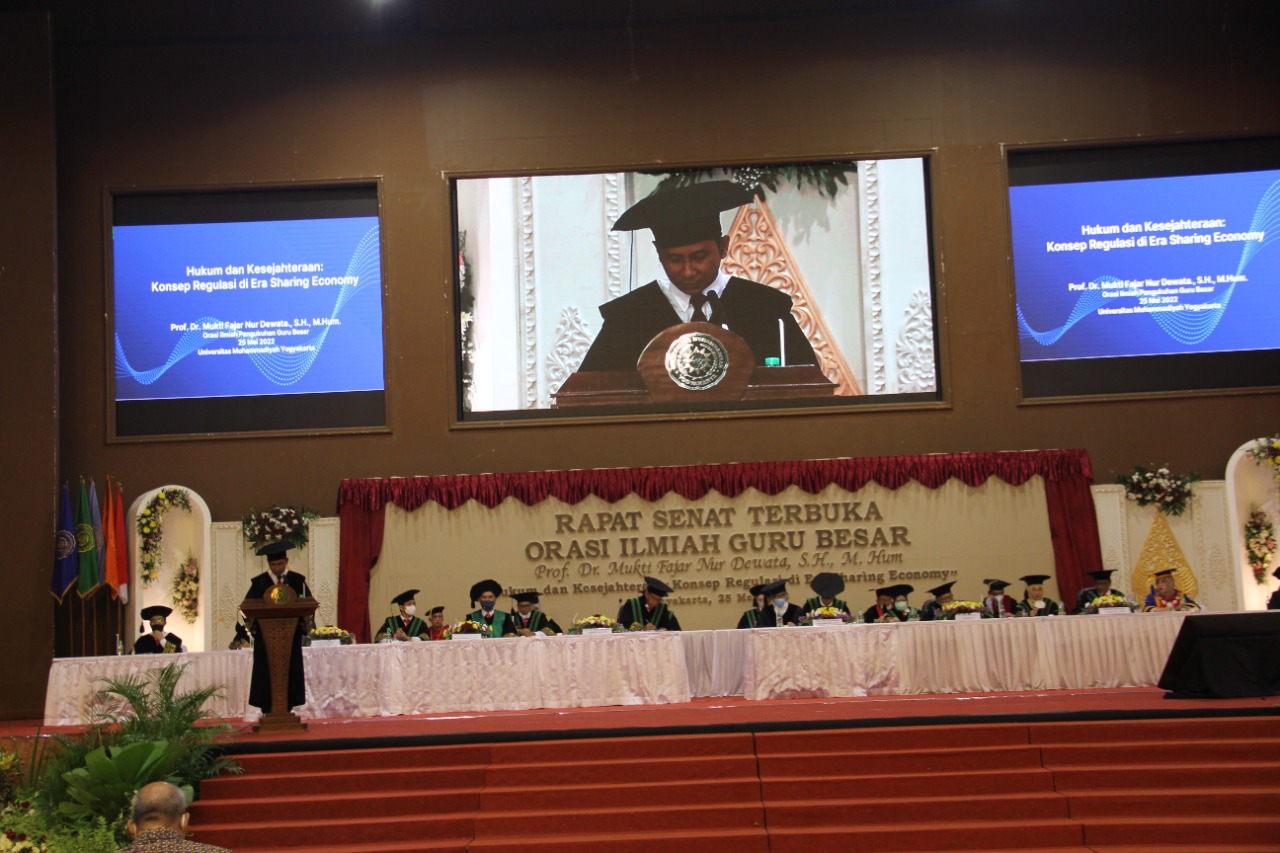 Ketua Pengadilan Negeri Yogyakarta Menghadiri Orasi Ilmiah Prof. Dr. Mukti Fajar ND, S.H.,M.Hum.