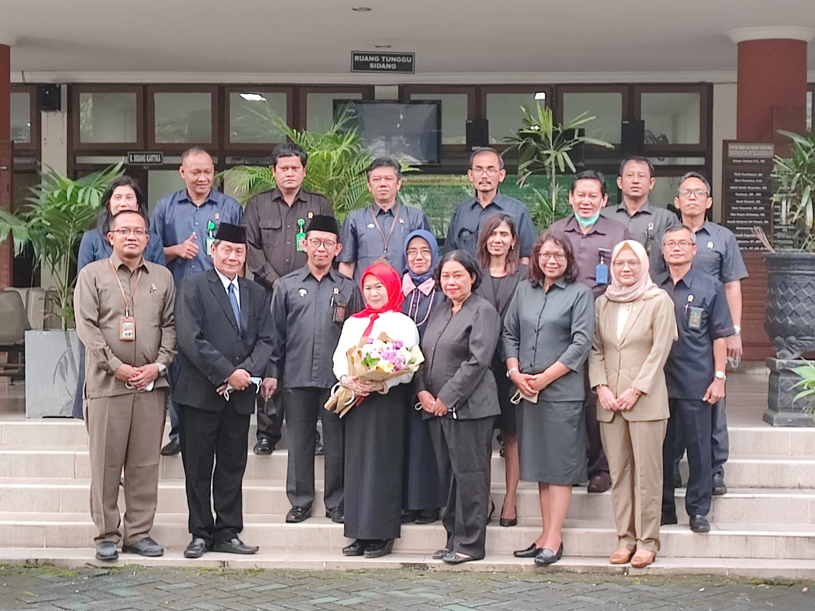 Astapura Panitera Dalam Acara Wisuda Purna Bakti Panitera Pengganti Pengadilan Negeri Yogyakarta