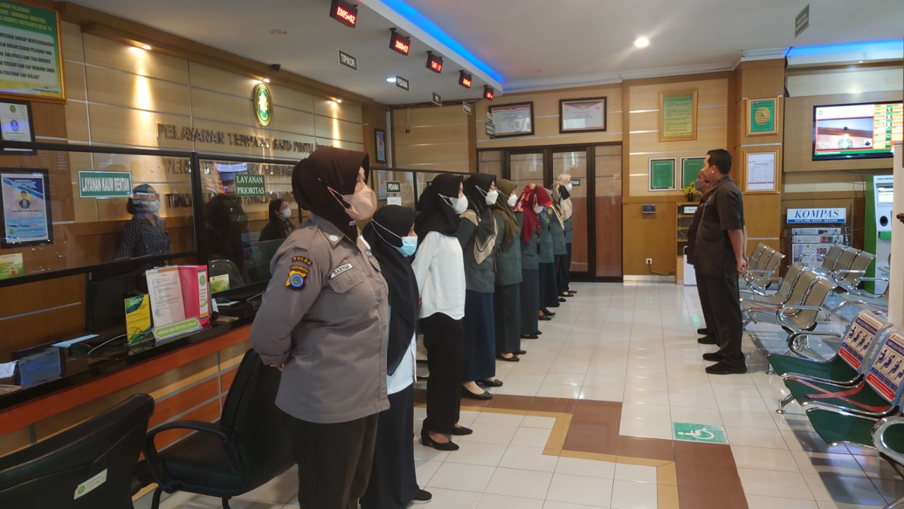 Apel Pagi Rutin Petugas PTSP 24 Agustus 2022