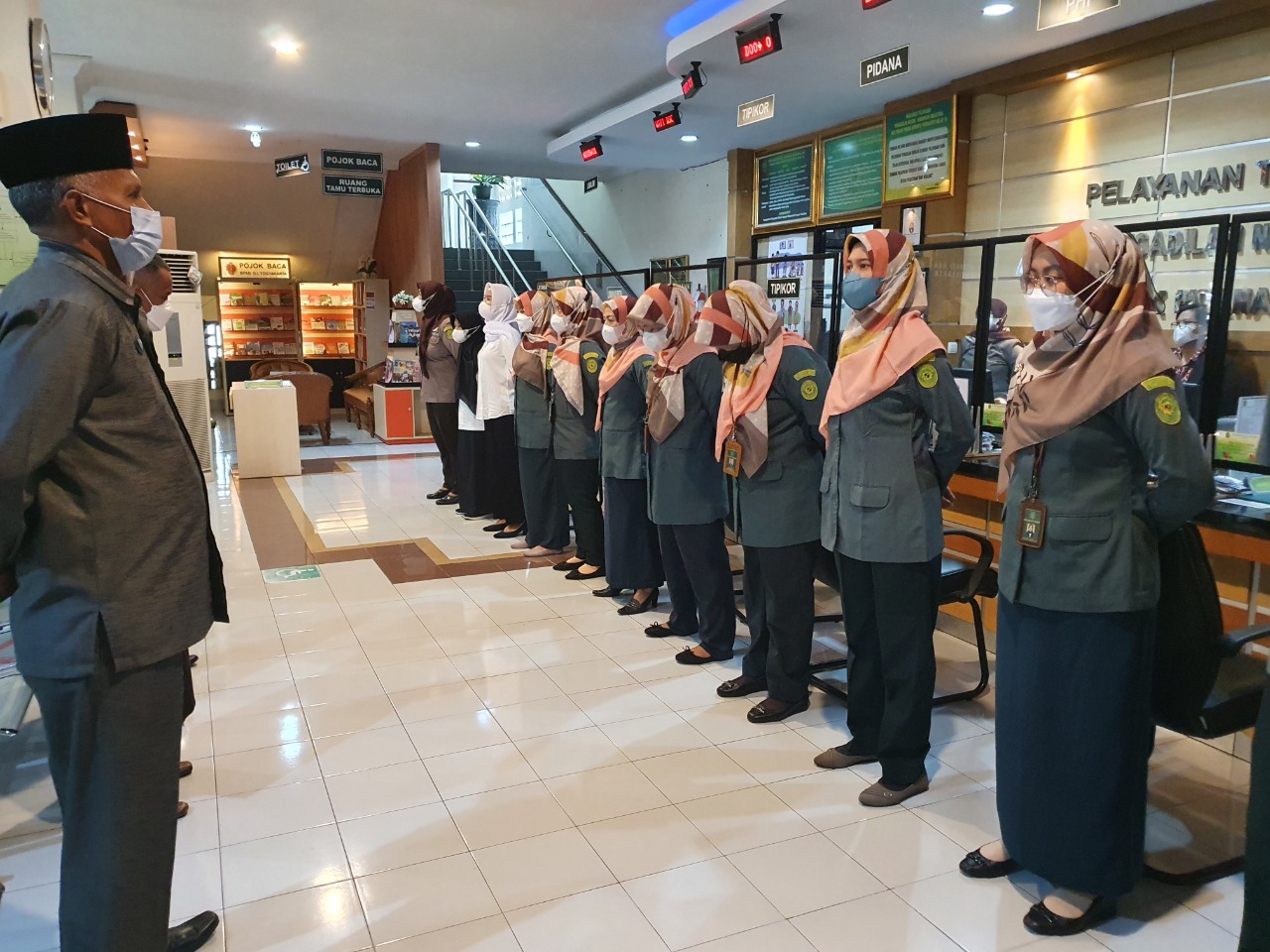 Apel Pagi Rutin Petugas PTSP 5 Oktober 2022