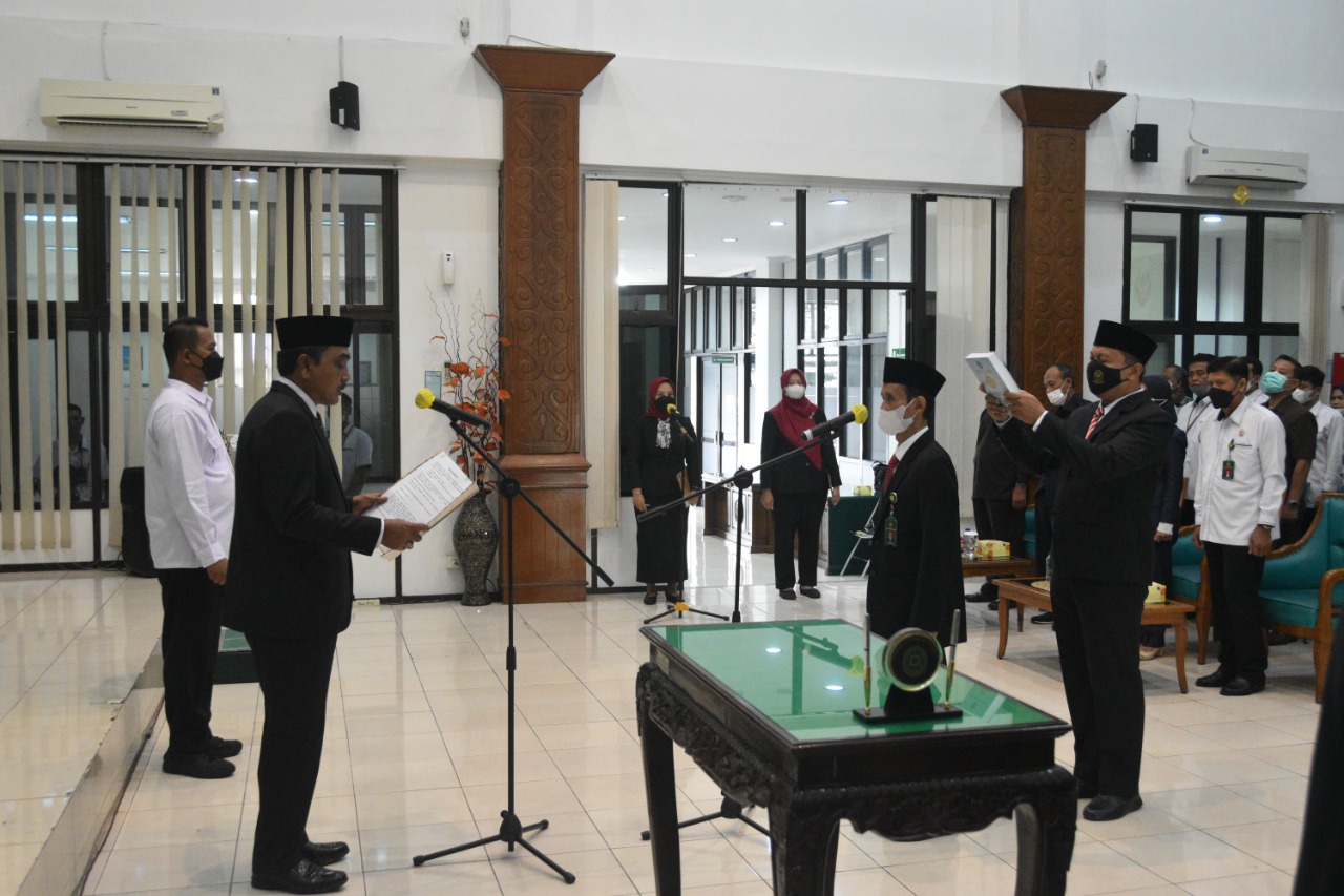 Kasubag Umum dan Keuangan Pengadilan Negeri Yogyakarta Menghadiri Pelantikan dan Pengambilan Sumpah Jabatan Sekretaris Pengadilan Tinggi Yogyakarta Kasubag Umum dan Keuangan Pengadilan Negeri Yogyakarta Menghadiri Pelantikan dan Pengambilan Sumpah Jabatan Sekretaris Pengadilan Tinggi Yogyakarta