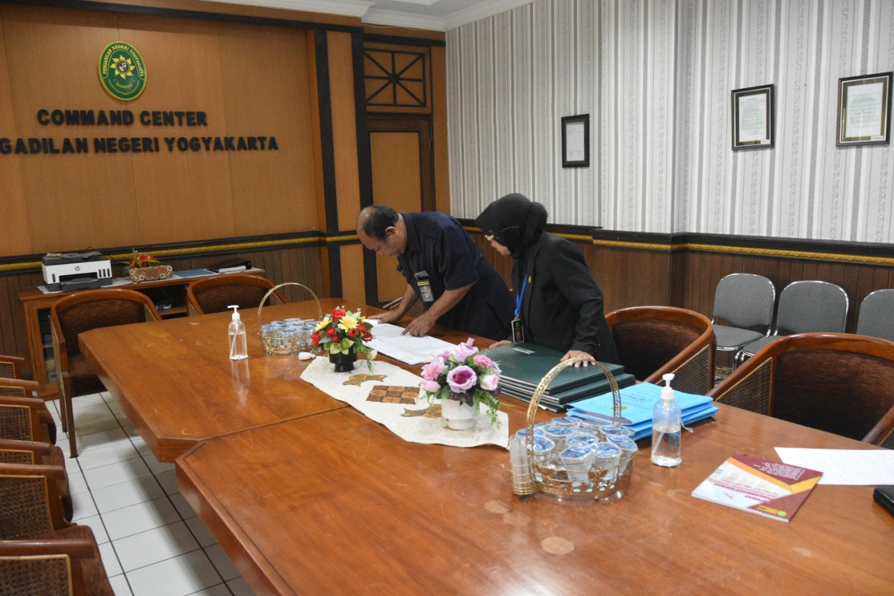 Pengawasan Daerah oleh Pengadilan Tinggi Yogyakarta pada Pengadilan Negeri Yogyakarta Pengawasan Daerah oleh Pengadilan Tinggi Yogyakarta pada Pengadilan Negeri Yogyakarta