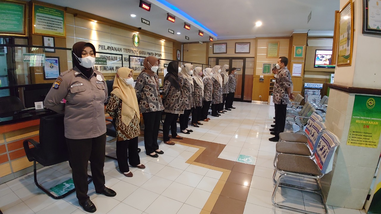Apel Pagi Rutin Petugas PTSP 24 November 2022