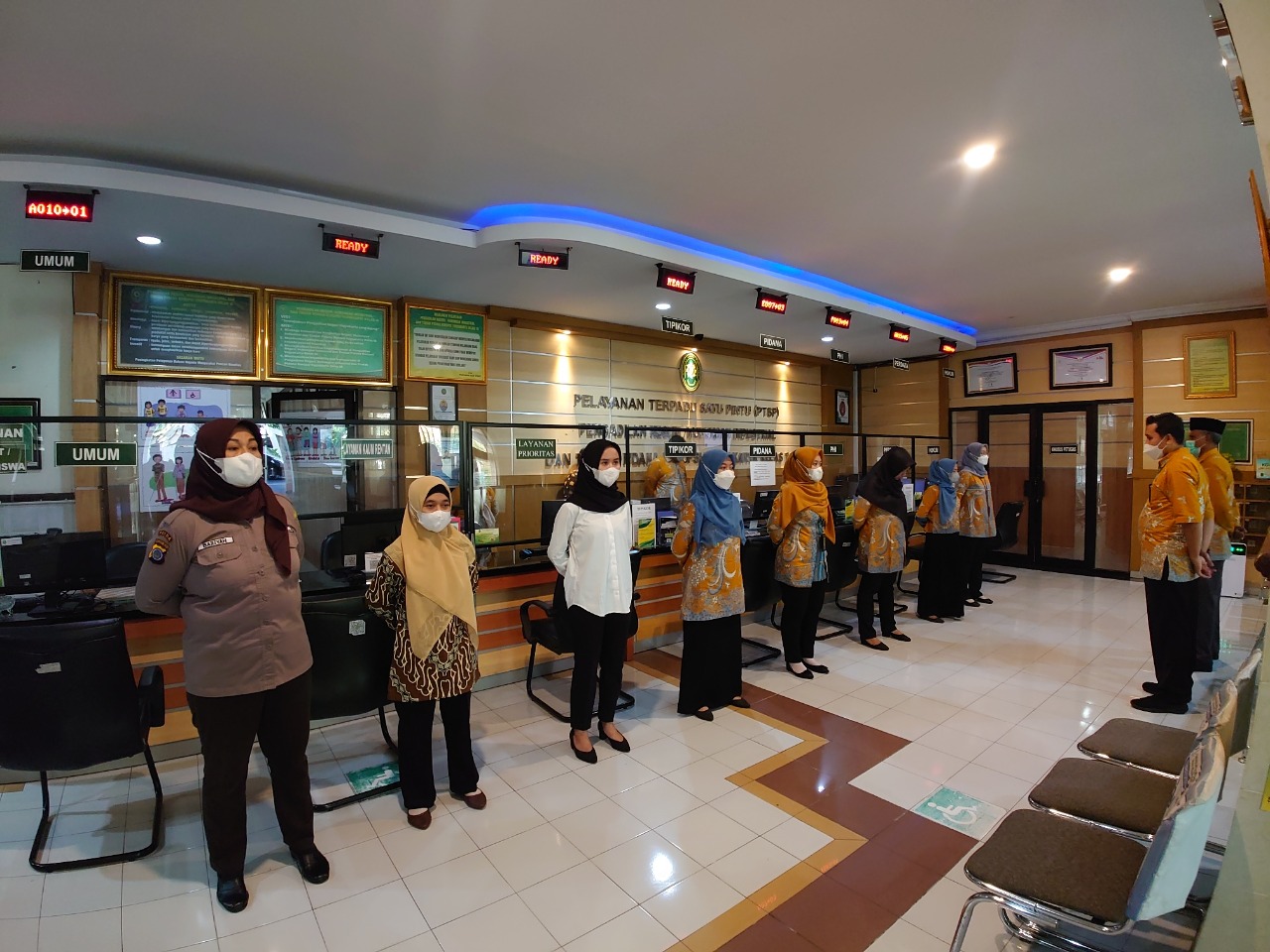 Apel Pagi Rutin Petugas PTSP Mengawali Bulan Desember 2022