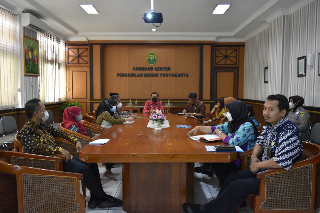 Briefing Monitoring dan Evaluasi Pelayanan Terpadu Satu Pintu (PTSP)
