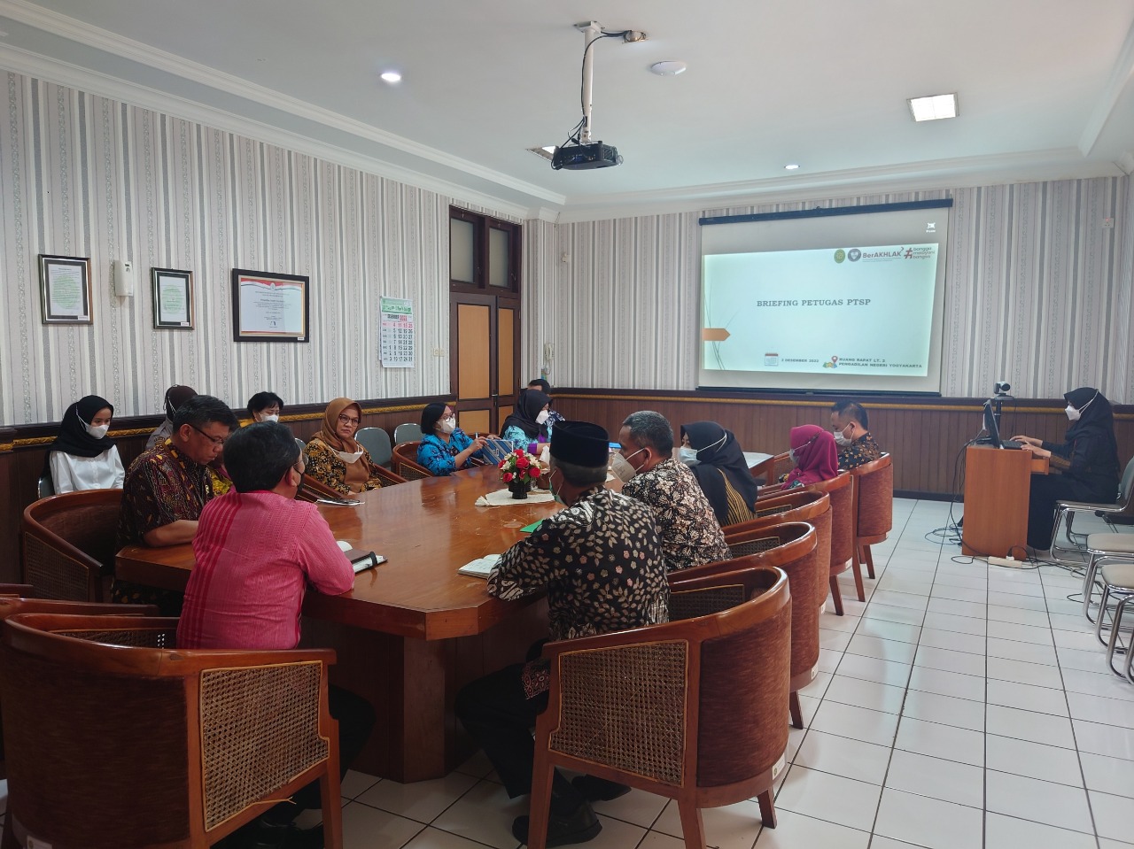 Briefing Monitoring dan Evaluasi Pelayanan Terpadu Satu Pintu (PTSP)
