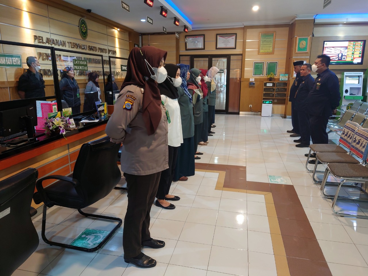 Apel Pagi Rutin Petugas PTSP 18 Januari 2023