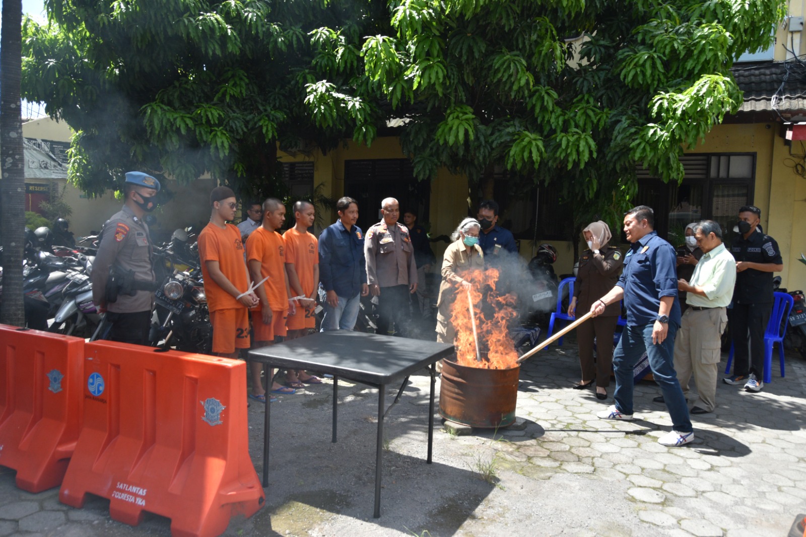 Panitera Muda Hukum Pengadilan Negeri Yogyakarta Menghadiri Kegiatan Pemusnahan Barang Sitaan Narkotika