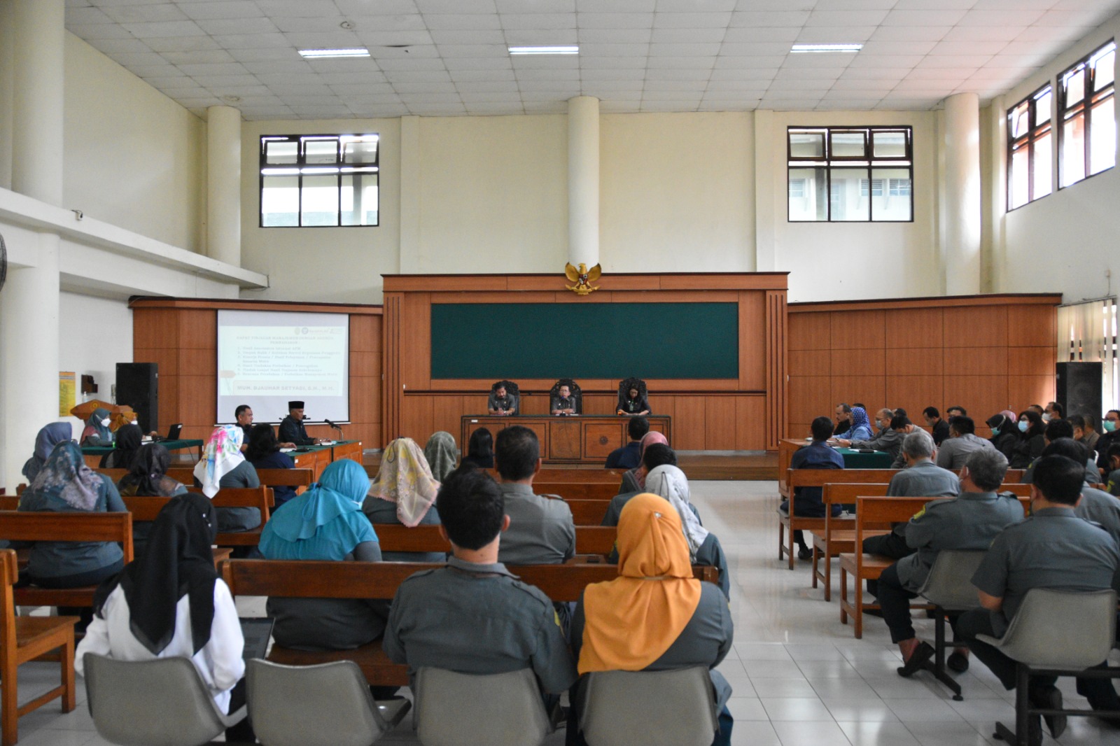 Rapat Tinjauan Manajemen APM dan Rapat Pembinaan dan Monev Kinerja Pengadilan Negeri Yogyakarta Bulan Februari Tahun 2023