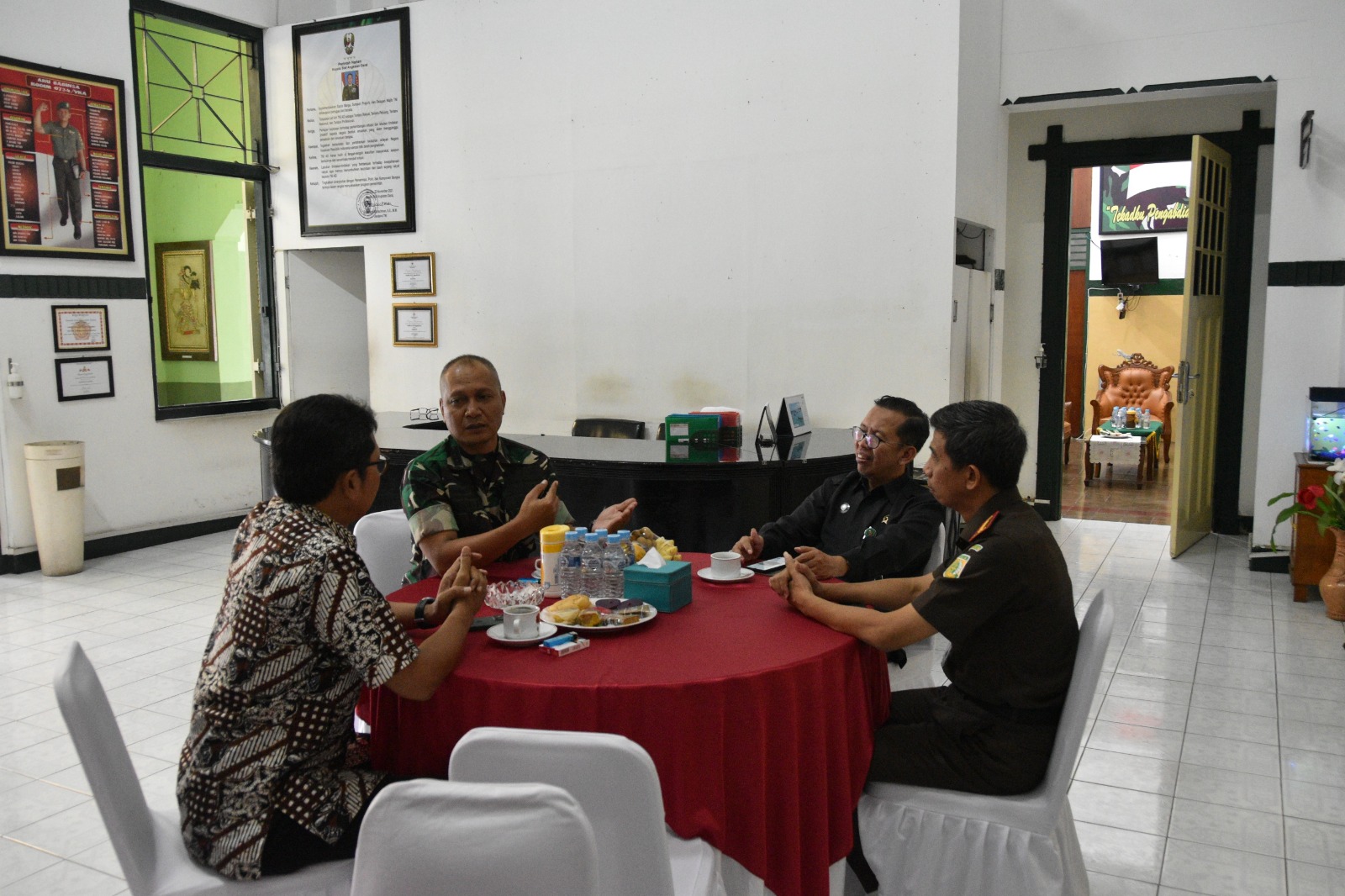 Ketua Pengadilan Negeri Yogyakarta Melakukan Kunjungan ke TNI Manunggal Membangun Desa (TMMD) Sengkuyung Tahap 1 Tahun 2023