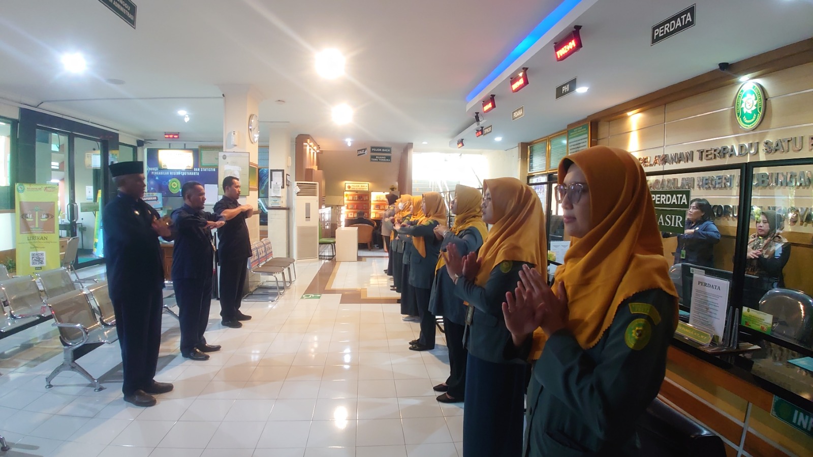 Apel Pagi Rutin Petugas PTSP 26 Juli 2023