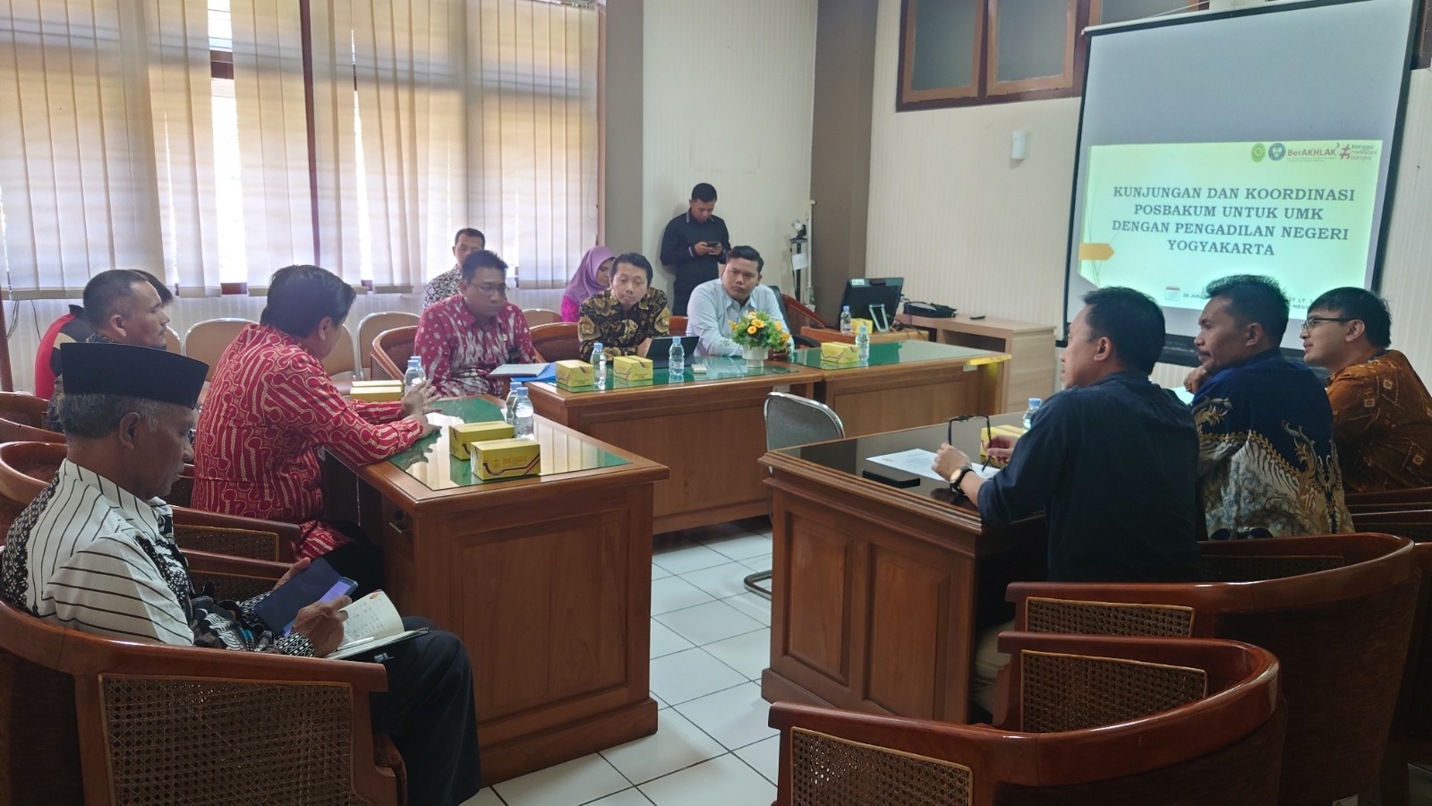 Kunjungan dan Koordinasi KEMENKOPUKM dengan Pengadilan Negeri Yogyakarta dan POSBAKUM