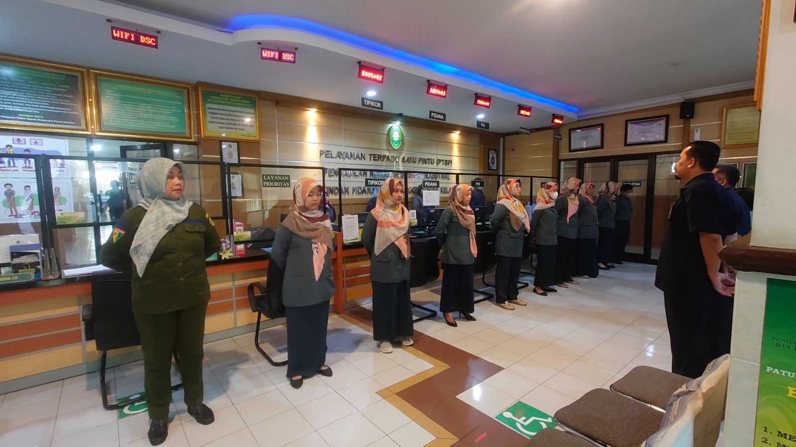 Apel Pagi Rutin Petugas PTSP 8 Agustus 2023