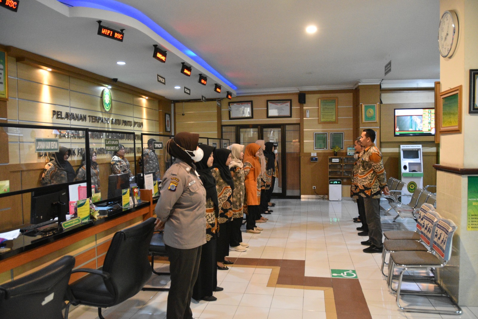 Apel Pagi Rutin Petugas PTSP 10 Agustus 2023