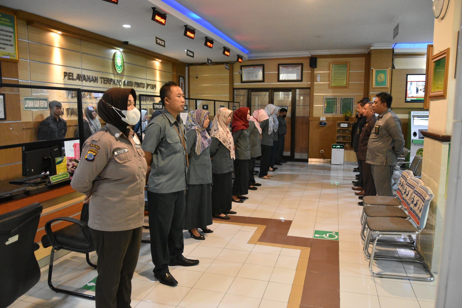 Apel Pagi Rutin Petugas PTSP 16 Agustus 2023