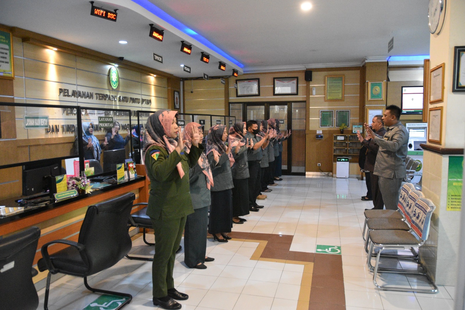 Apel Pagi Rutin Petugas PTSP 22 Agustus 2023