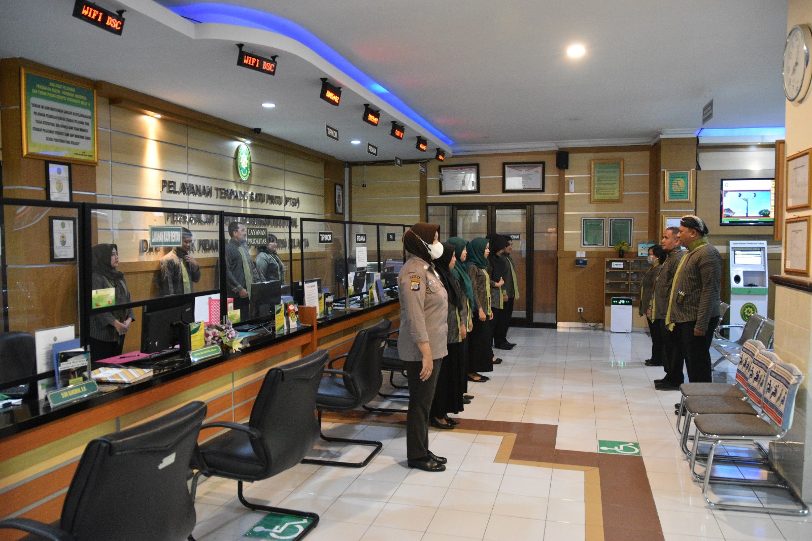 Apel Pagi Rutin Petugas PTSP 24 Agustus 2023
