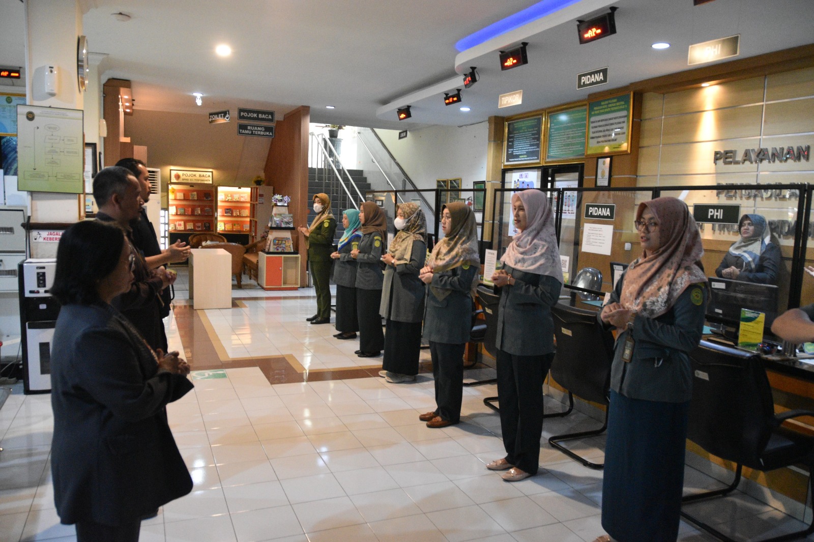 Apel Pagi Rutin Petugas PTSP 31 Oktober 2023