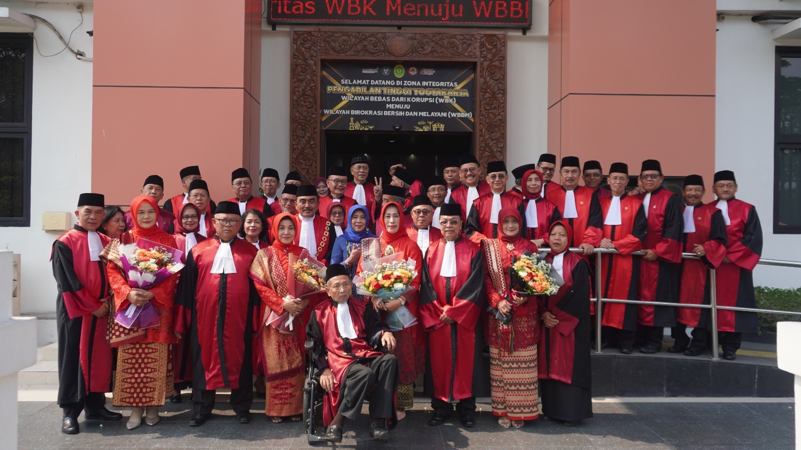 Ketua Pengadilan Negeri Yogyakarta Menghadiri Wisuda Purna Bhakti Hakim Tinggi dan Hakim Yustisial, Purna Tugas Sekretaris dan Panitera Pengganti, Alih Tugas Hakim Yustisial dan ASN pada Pengadilan Tinggi Yogyakarta
