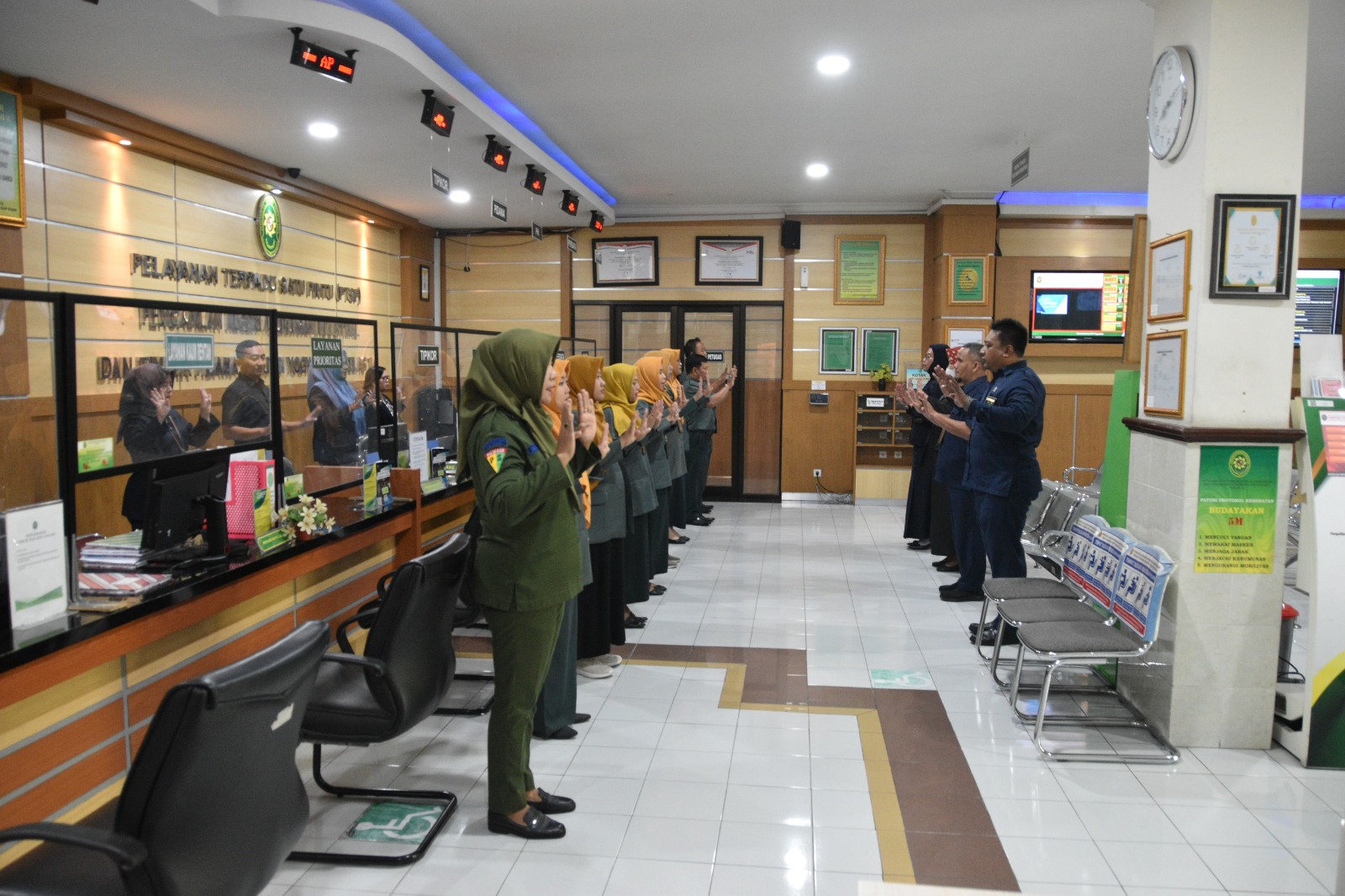 Apel Pagi Rutin Petugas PTSP 9 Januari 2024
