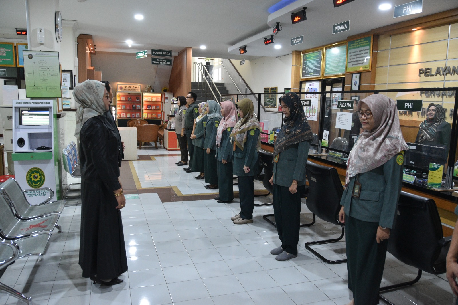 Apel Pagi Rutin Petugas PTSP 10 Januari 2024