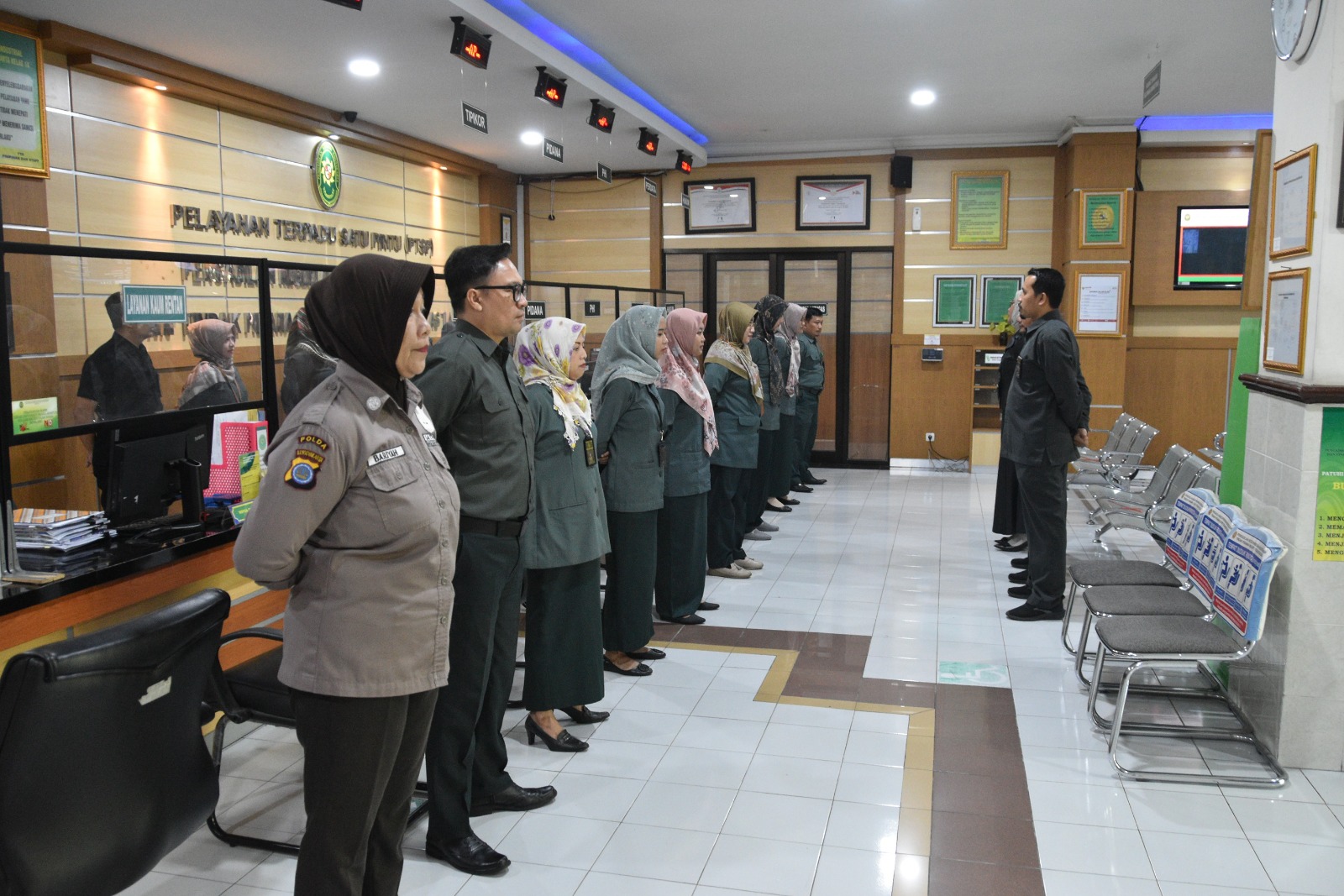 Apel Pagi Rutin Petugas PTSP 10 Januari 2024