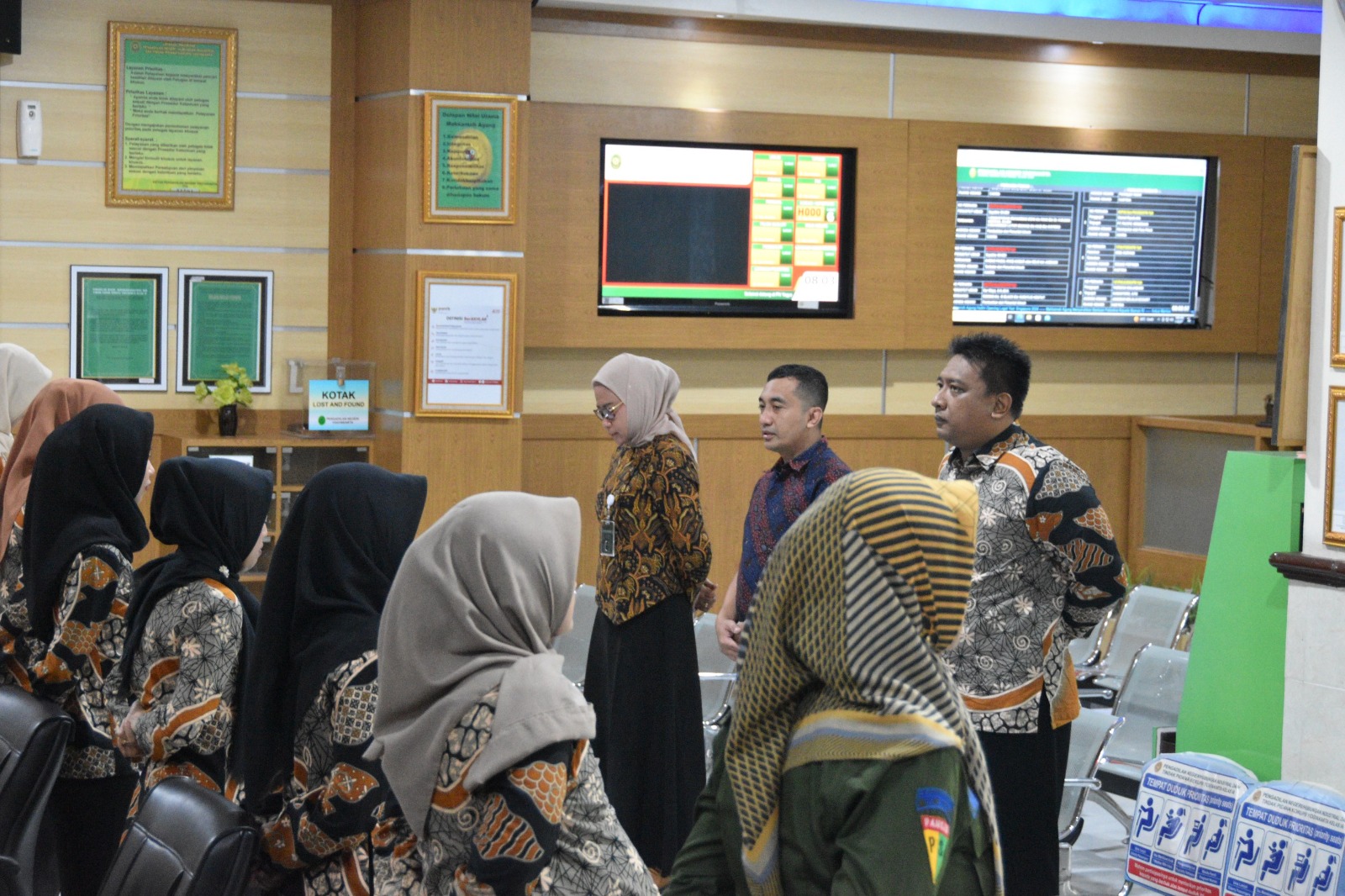 Apel Pagi Rutin Petugas PTSP 18 Januari 2024