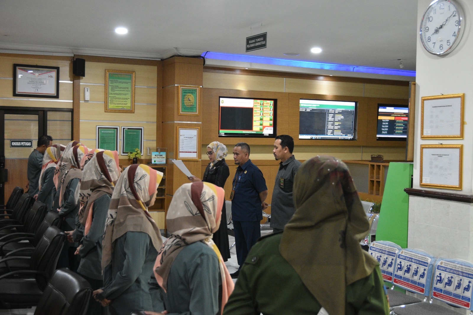 Apel Pagi Rutin Petugas PTSP 20 Februari 2024