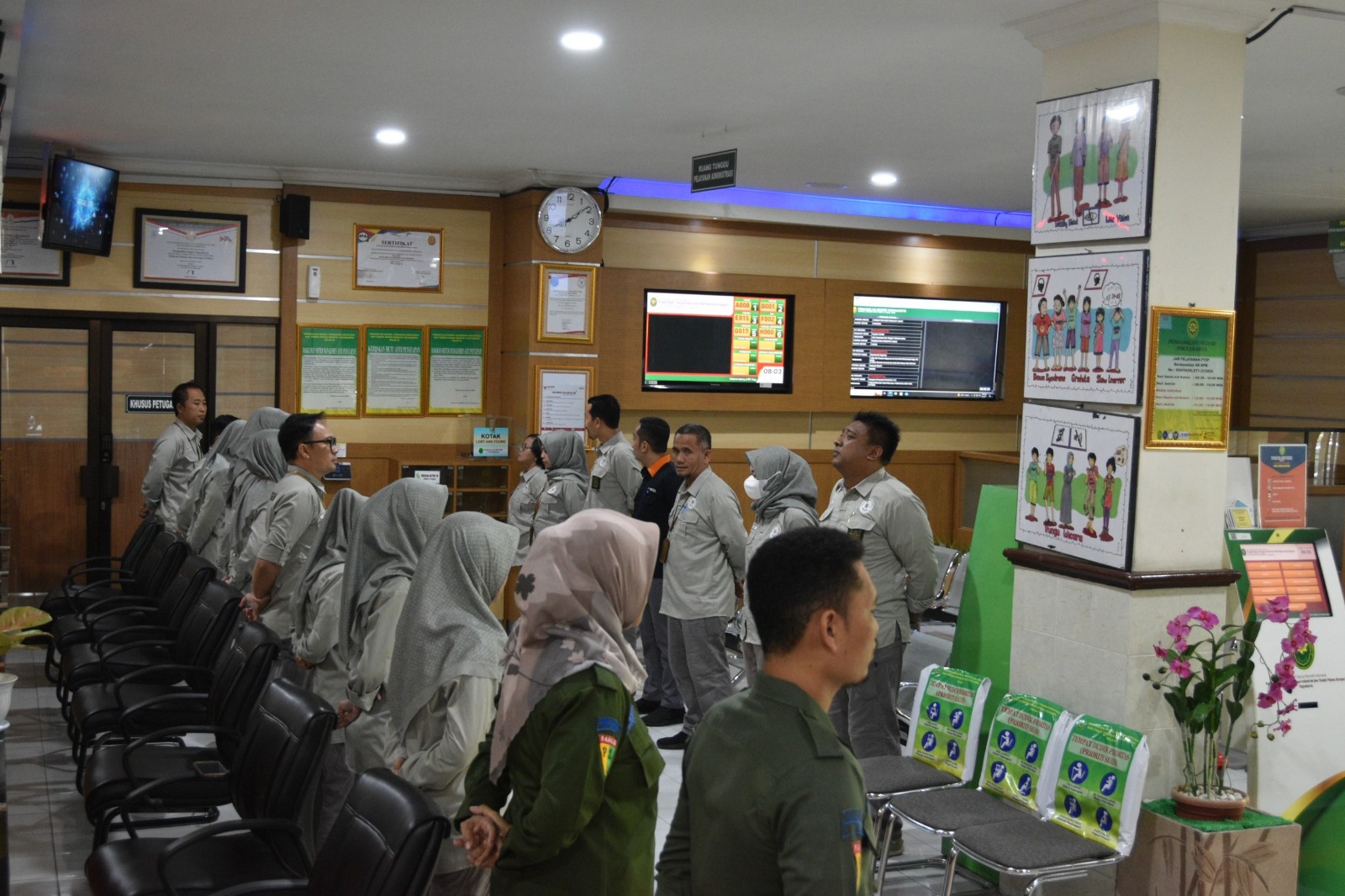 Apel Pagi Rutin Petugas PTSP 27 Maret 2024