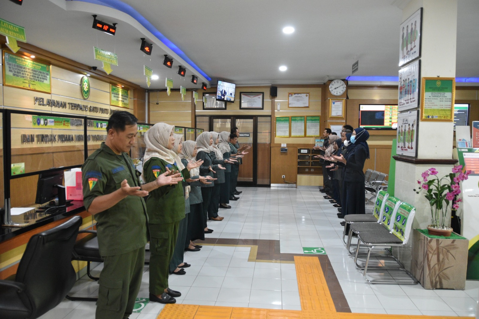 Apel Pagi Rutin Petugas PTSP 2 April 2024