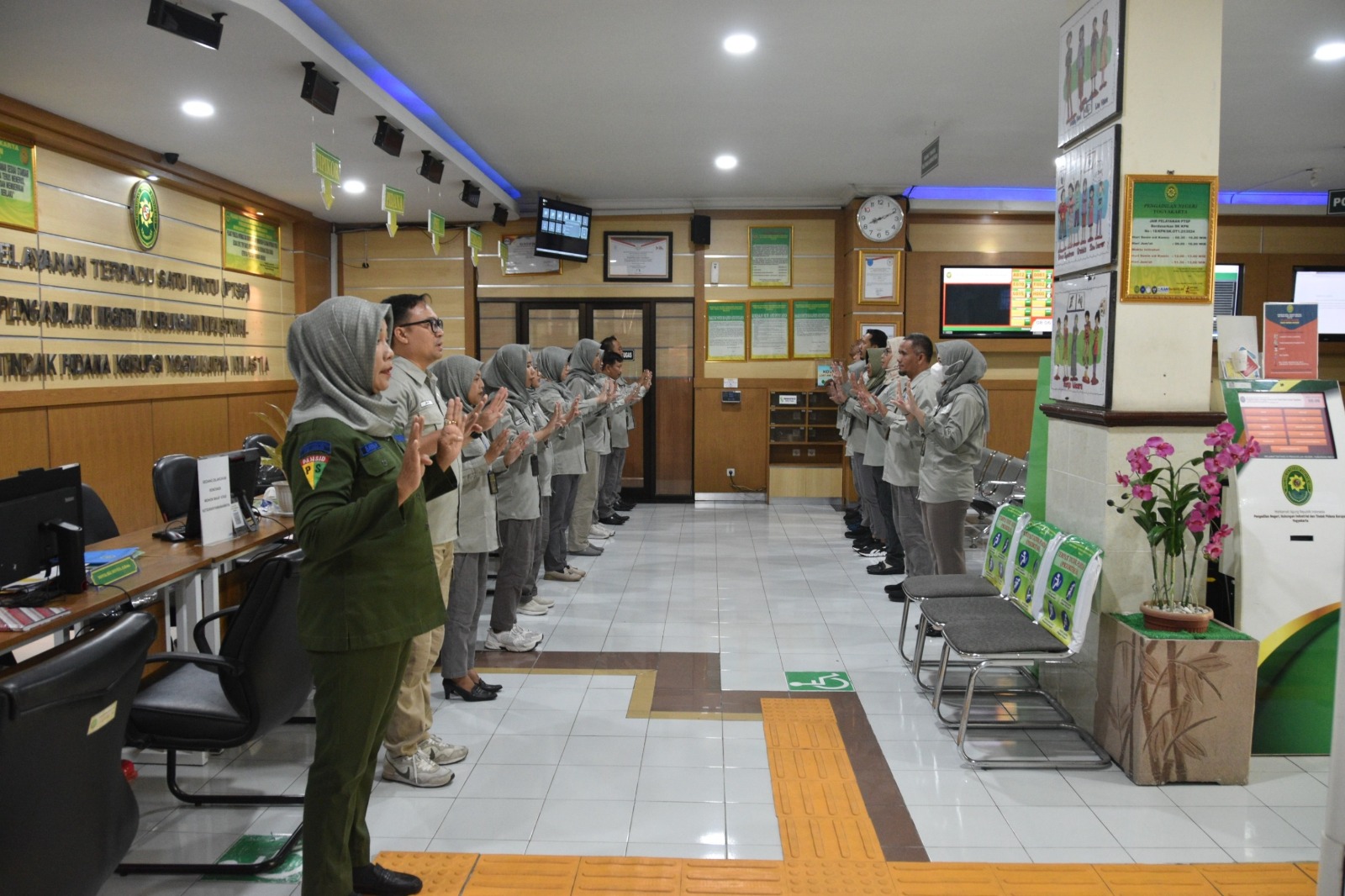 Apel Pagi Rutin Petugas PTSP 15 Mei 2024