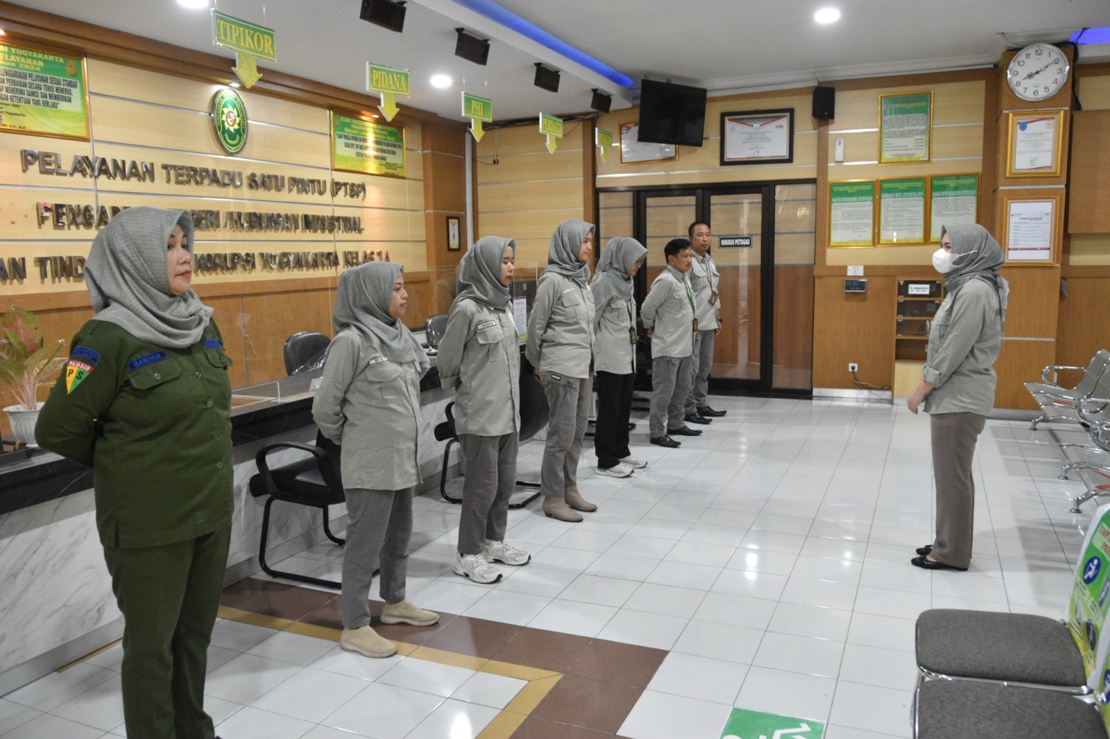 Apel Pagi Rutin Petugas PTSP 22 Mei 2024