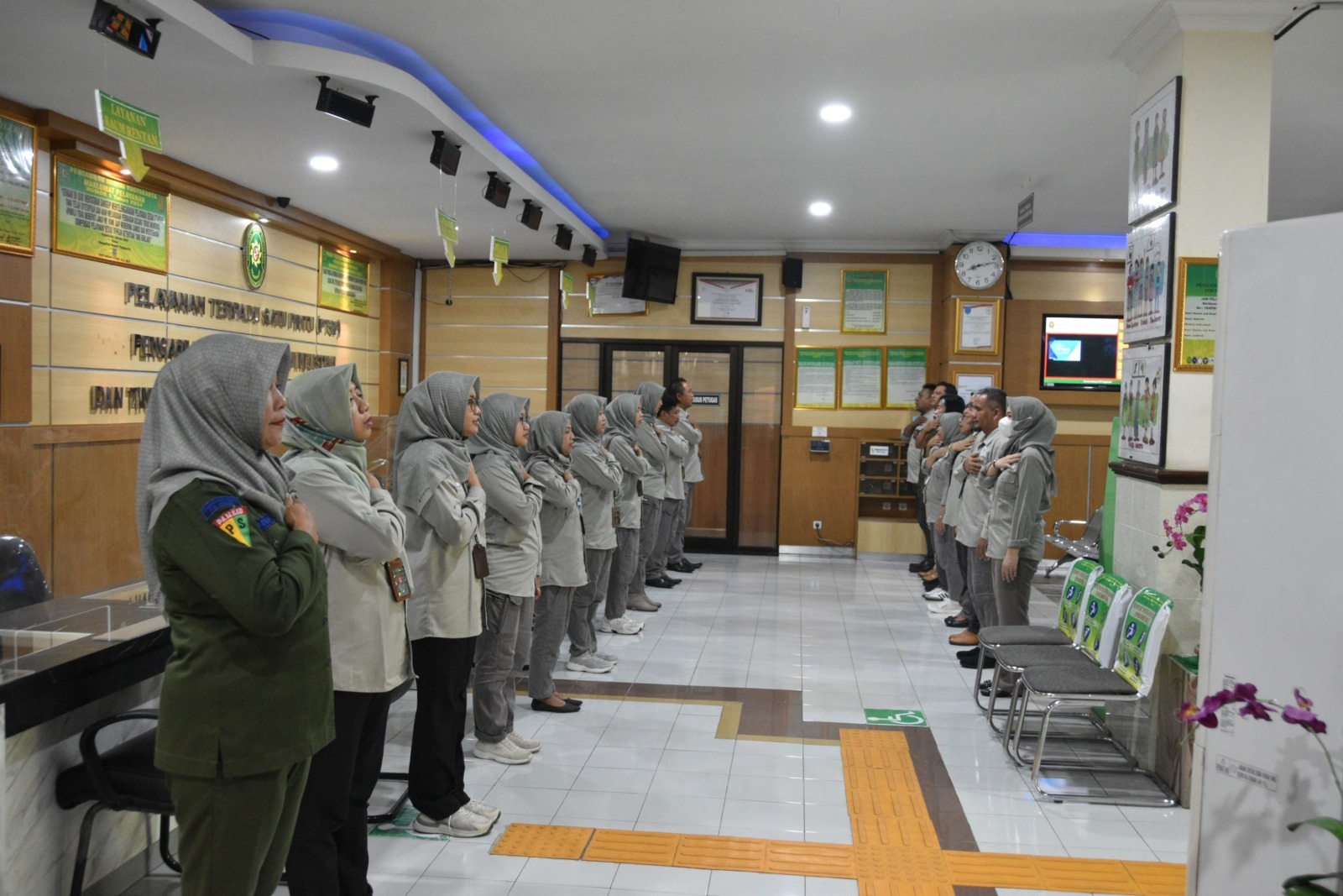 Apel Pagi Rutin Petugas PTSP 29 Mei 2024