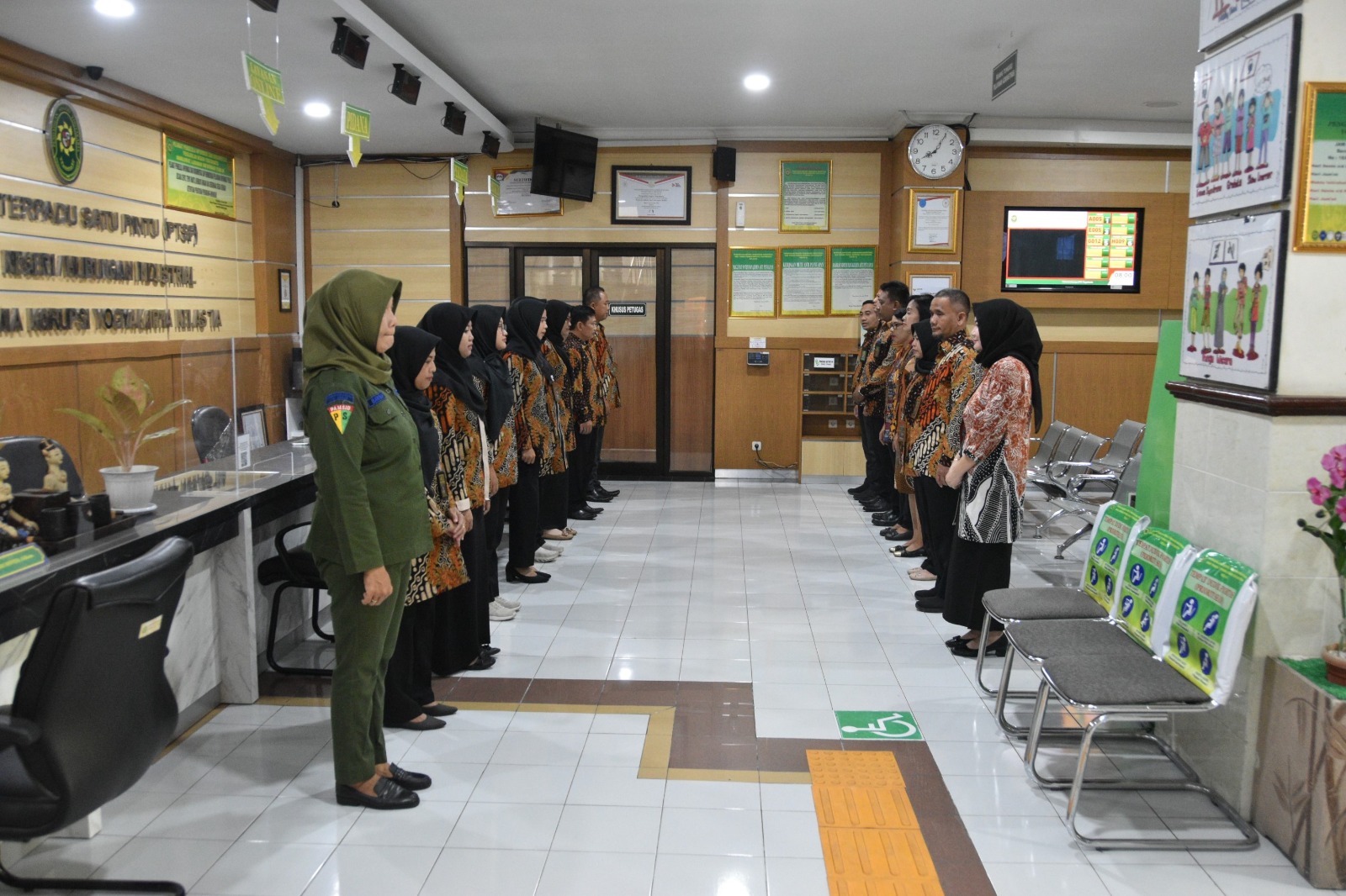 Apel Pagi Rutin Petugas PTSP 6 Juni 2024