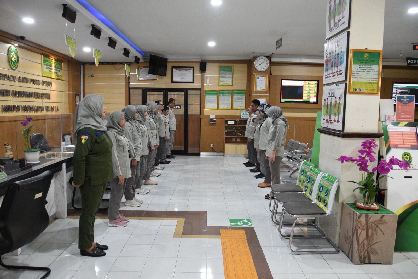 Apel Pagi Rutin Petugas PTSP 12 Juni 2024