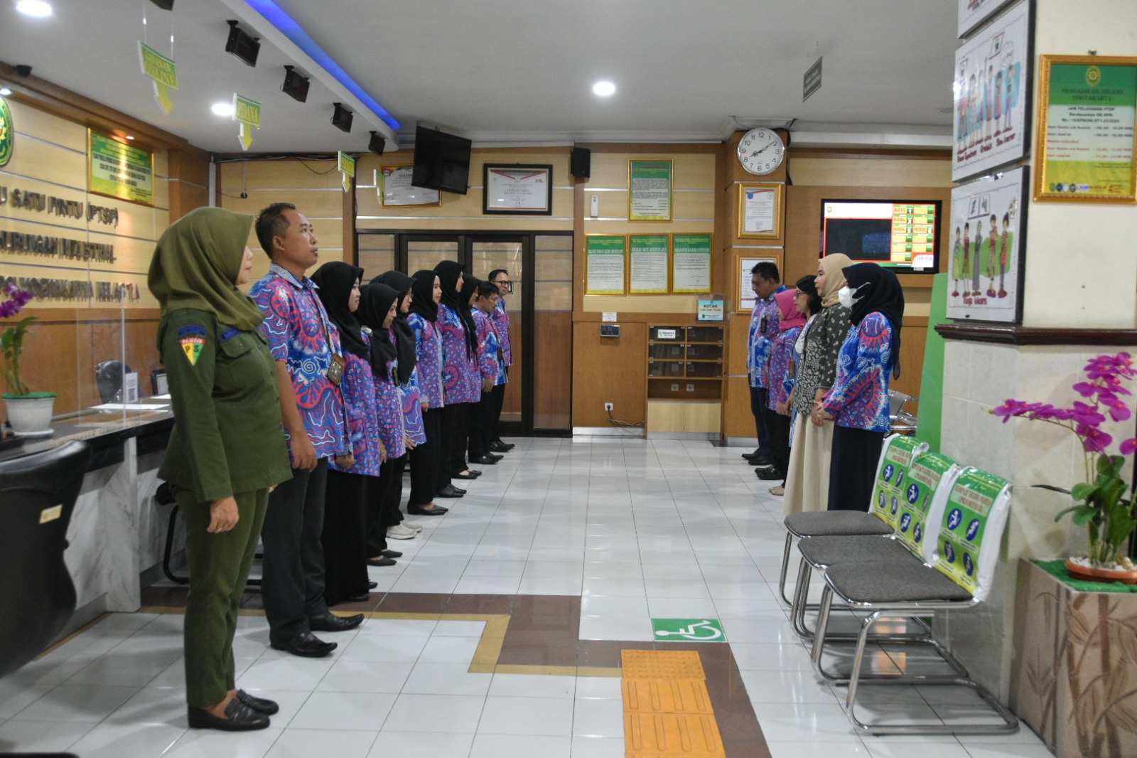 Apel Pagi Rutin Petugas PTSP 13 Juni 2024