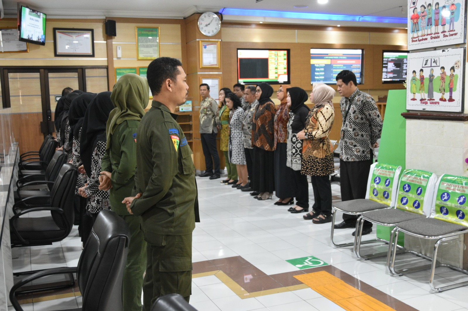 Apel Pagi Rutin Petugas PTSP 27 Juni 2024