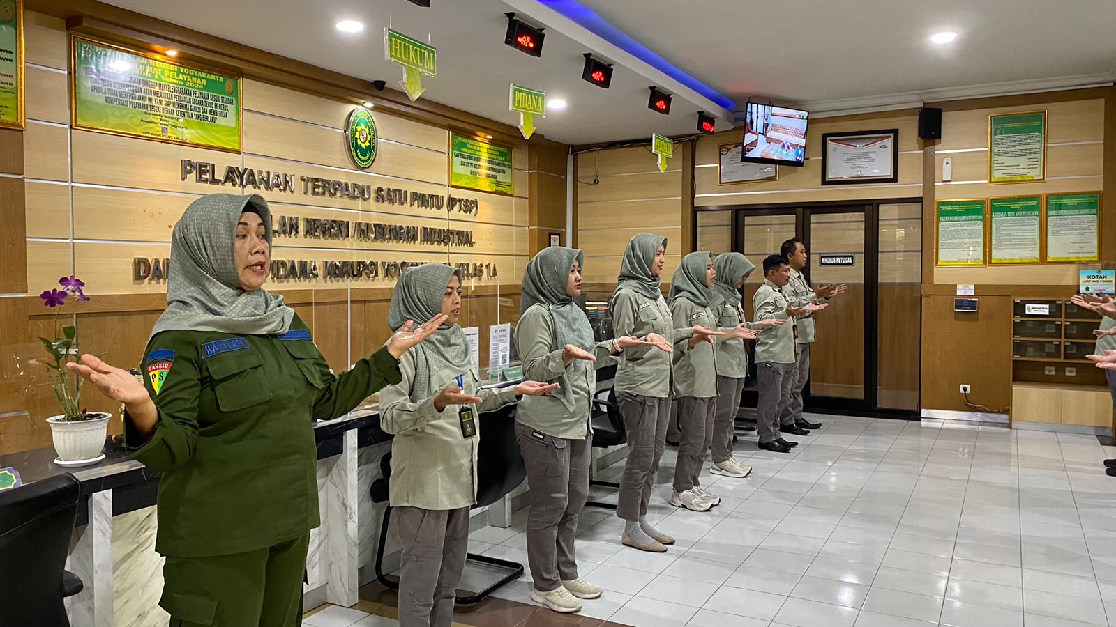 Apel Pagi Rutin Petugas PTSP 24 Juli 2024