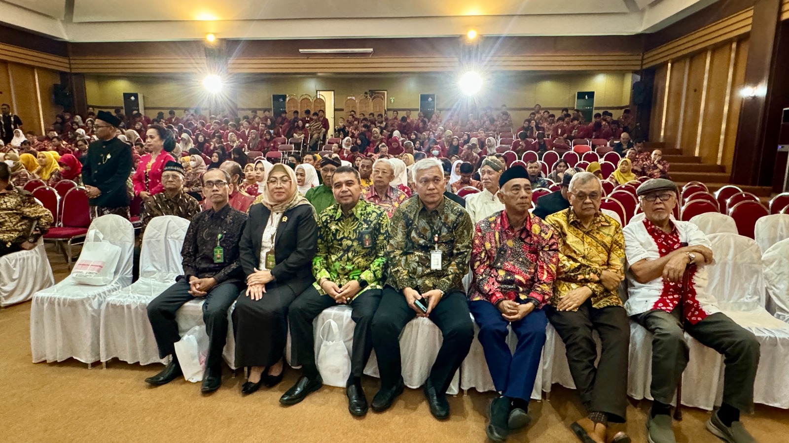 Ketua Pengadilan Negeri Yogyakarta Menghadiri Sidang Terbuka Senat Universitas Janabadra ke-66