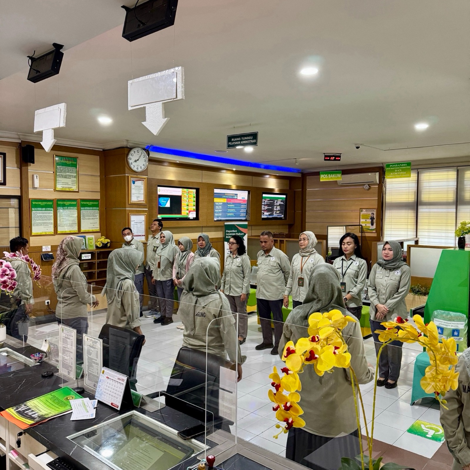 Apel Pagi Rutin Petugas PTSP 26 Februari 2025