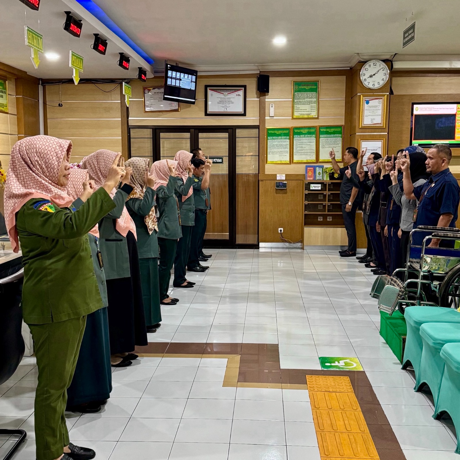 Apel Pagi Rutin Petugas PTSP 18 Maret 2025
